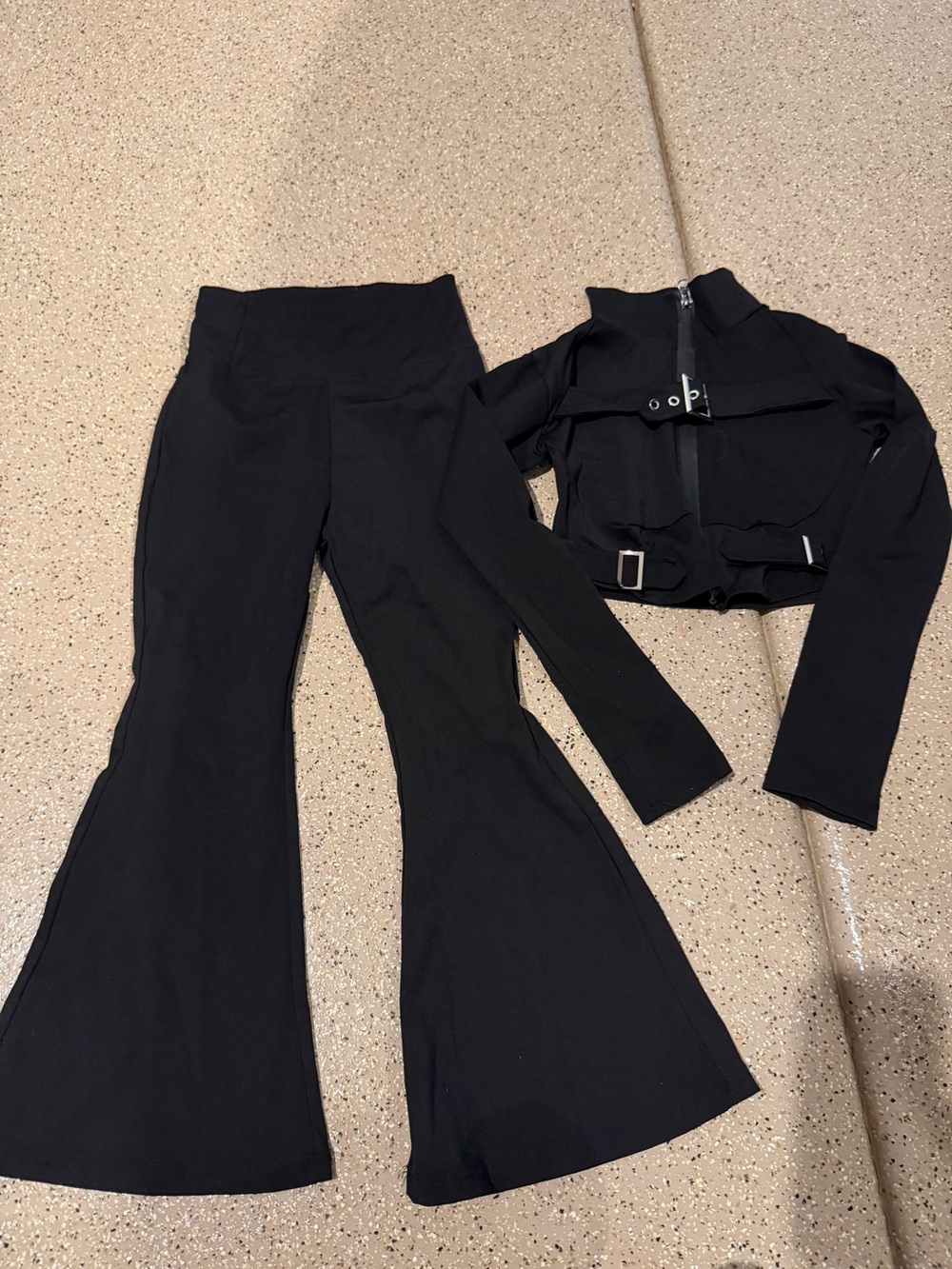 Kids girls Black flared yoga pants and cropped buckle jacket set